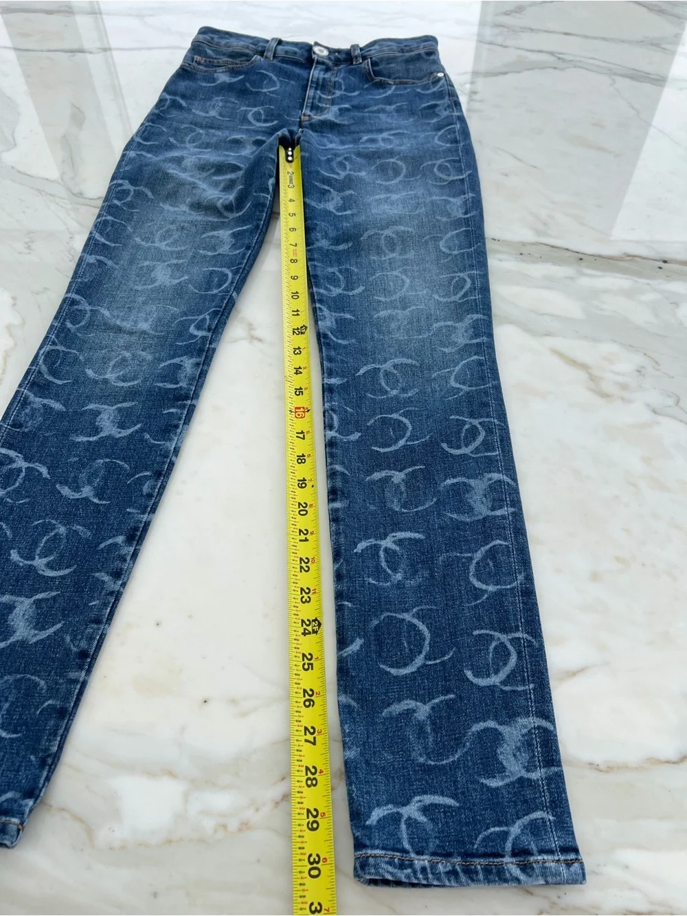 CHANEL 23B DARK BLUE CC SILVER SEQUINS SKINNY JEAN SIZE FR 34 / US 2